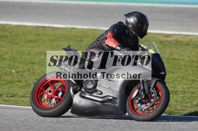 /02 28.-31.01.2025 Moto Center Thun Jerez/gruen-green/79